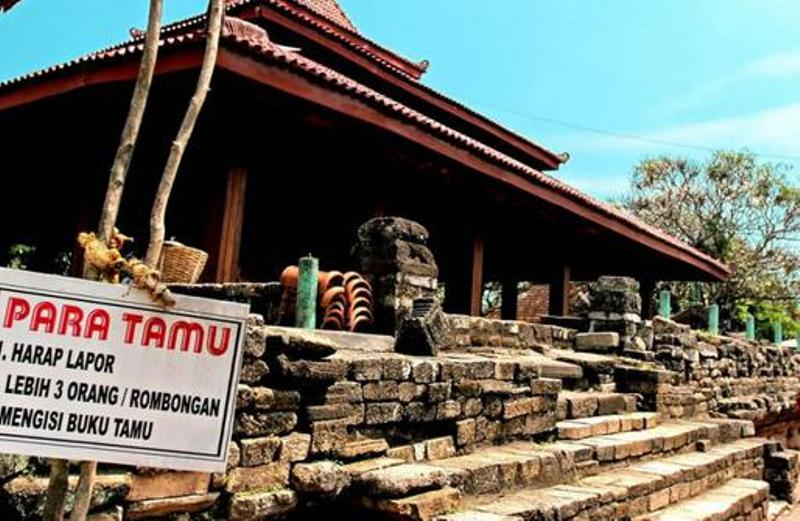 Candi Setono Gedong